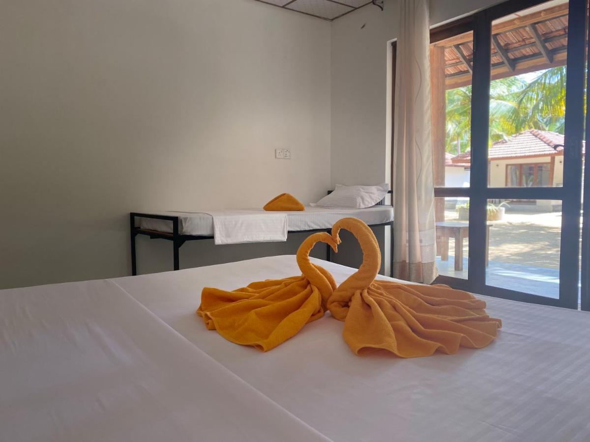 Sea Sand Resort Kalpitiya Esterno foto